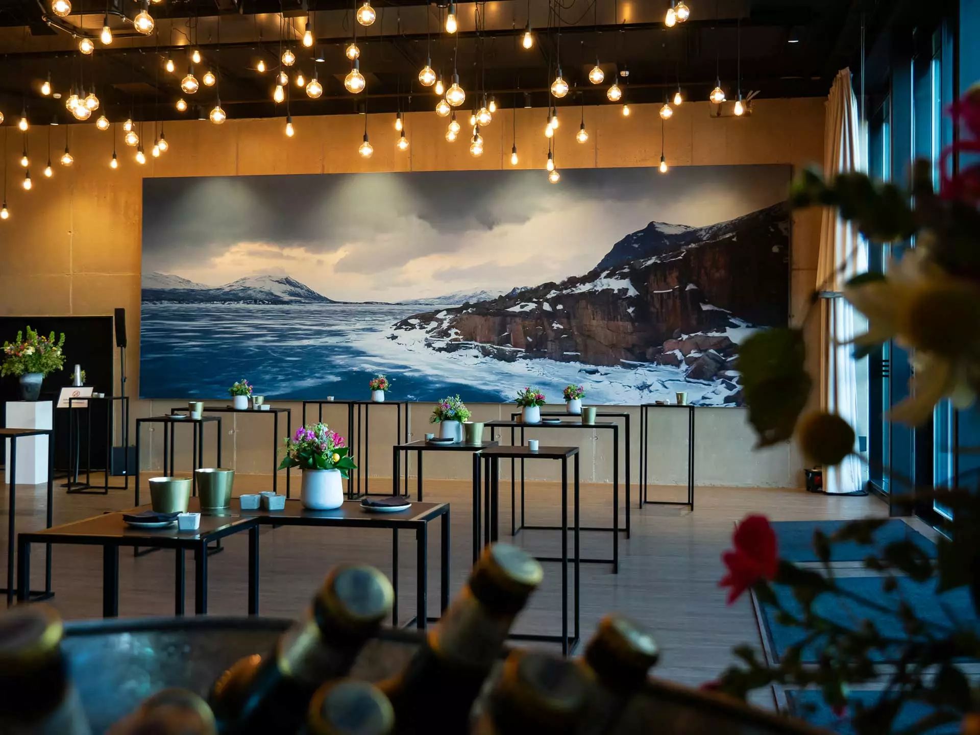 Event im Loft mit Hochtischen und Flying Dinner The Hall Zürich