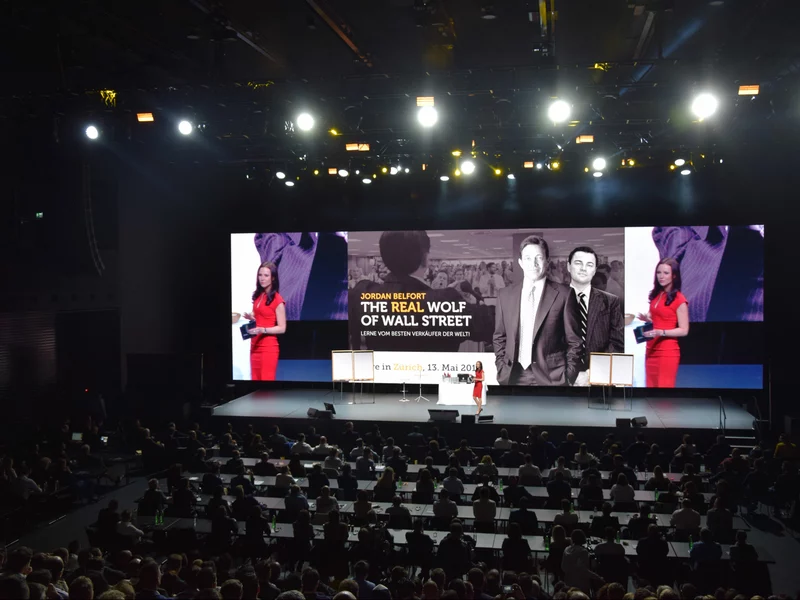 Bild vom riesigen LED-Screen von The Hall
